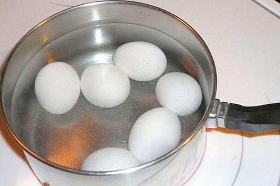Cách luộc trứng nhanh chín