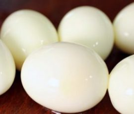 Mẹo bóc trứng luộc cực nhanh và đơn giản bạn nên biết