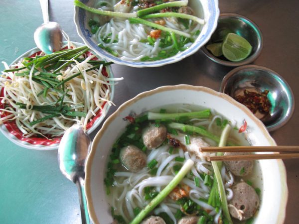 Bánh canh Vĩnh Trung món đặc sản của phố núi Tịnh Biên