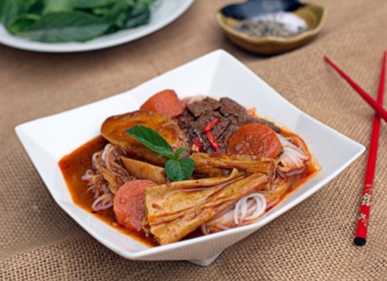 Món thịt bò chay kho củ cải trắng 