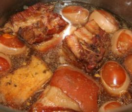 Thịt kho nước dừa Bến Tre ngon nức tiếng của xứ dừa
