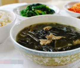 Món canh rong biển thịt bò kiểu Hàn ngon bổ dưỡng