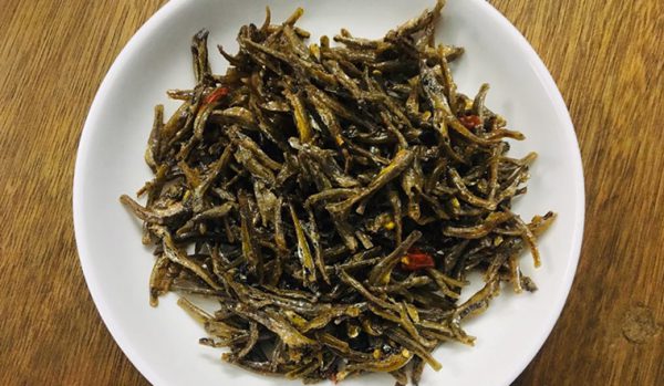 Món cá khô xào chua ngọt nhâm nhi ngày Tết