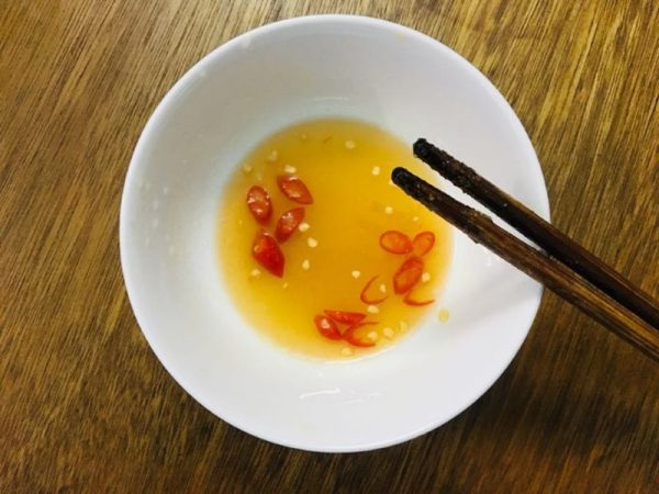 Làm nước mắm chua ngọt