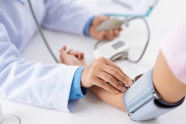 Lưu ý khi ăn gà ác hầm thuốc bắc