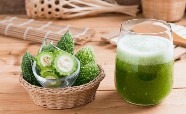 Nước ép khổ qua vừa giảm mỡ bụng vừa đẹp da
