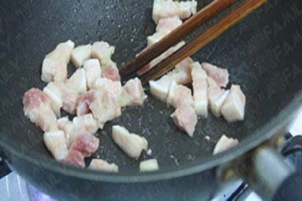 Xào thịt ba chỉ