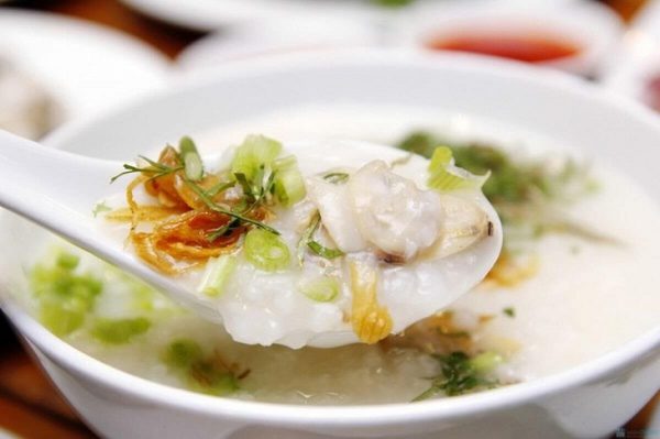 Món cháo hàu hạt sen giúp trẻ ăn ngon miệng
