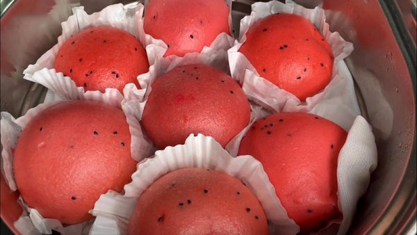 Món bánh bao thanh long vừa ngon vừa đẹp mắt