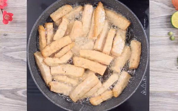 Chiên sơ chả lụa