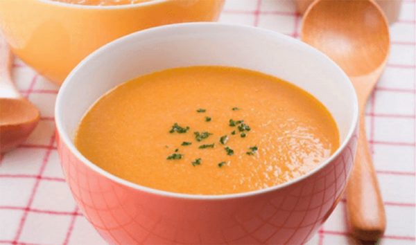 Món cháo gấc đậu xanh cho bé ăn dặm