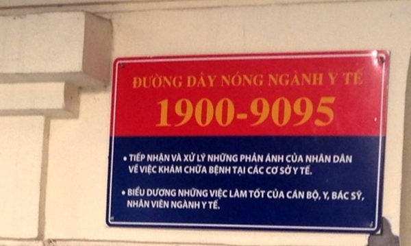Nên gọi điện thoại cho nhân viên y tế để được tư vấn