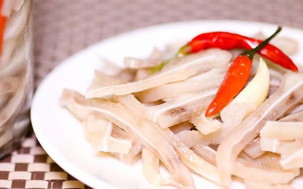 Bí quyết luộc tai heo vừa trắng vừa giòn