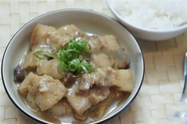 Thịt ba chỉ om sấu đổi vị cho cả nhà