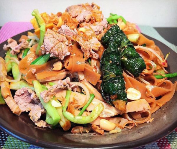Món bánh đa trộn xua tan oi bức ngày hè