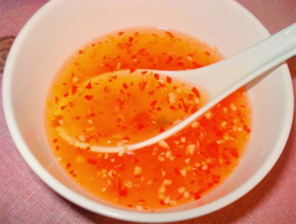 Pha nước mắm ăn kèm