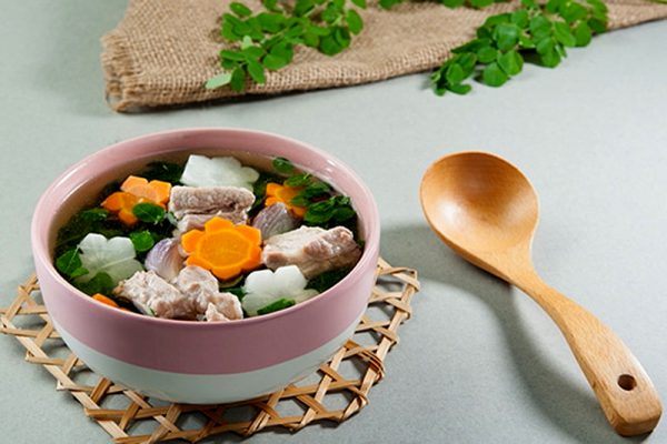 Món canh chùm ngây sườn non ngon bổ dưỡng