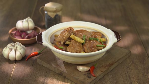 Món cánh gà kho bắp non ngon trọn vị đưa cơm