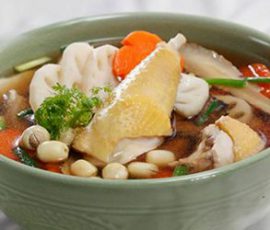 Món vịt hầm hạt sen thơm phức béo ngậy