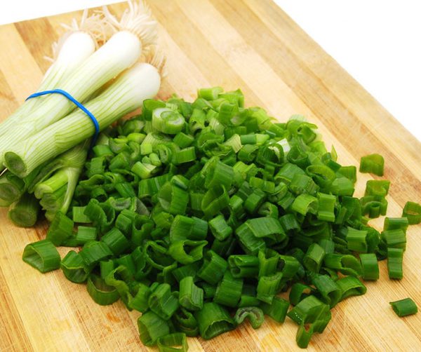 Hành lá cắt nhỏ