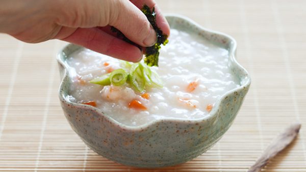 Món cháo tôm rong biển giúp bổ sung canxi