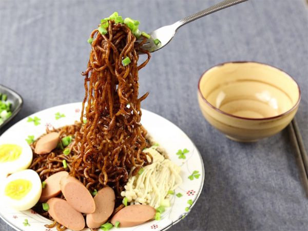 Món mì bay độc đáo cực thú vị