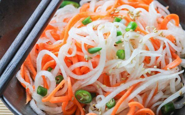 Món nộm su hào cà rốt giòn giòn sần sật