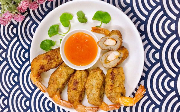 Món chả cá bọc tôm chiên giòn ngon hấp dẫn