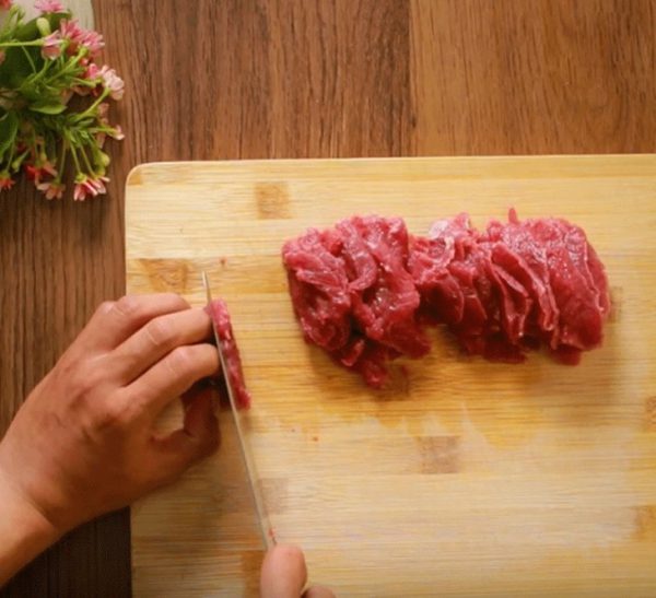 Thịt bò thái miếng mỏng