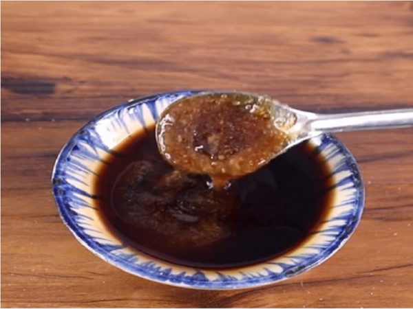 Làm phần nước sốt