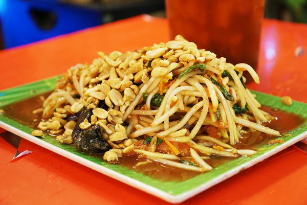 Món gỏi đu đủ ba khía đậm đà chua cay