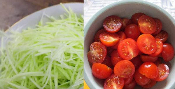 Chuẩn bị đu đủ và cà chua