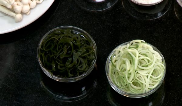 Chuẩn bị phần rong biển