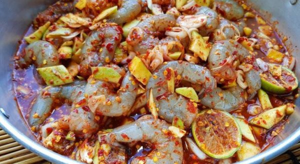 Món gỏi tôm sống kiểu Thái thơm ngon lạ miệng