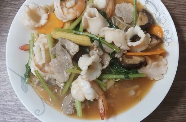 Hoàn thành hủ tiếu xào