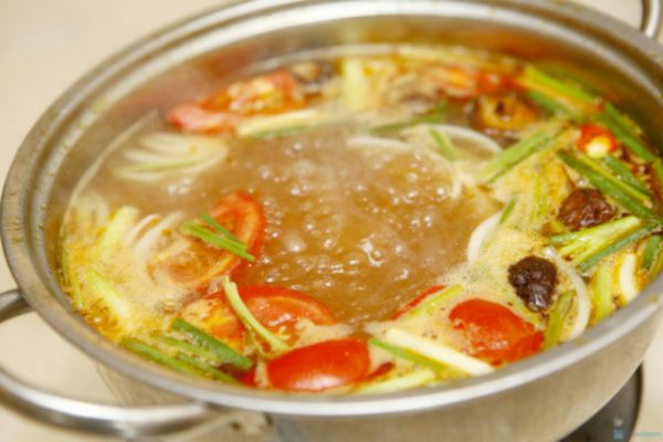 Nêm nếm lại nước lẩu