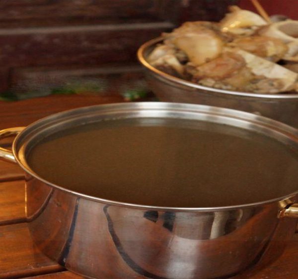 Nấu nước dùng