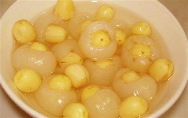 Món chè chôm chôm hạt sen thanh mát bổ dưỡng