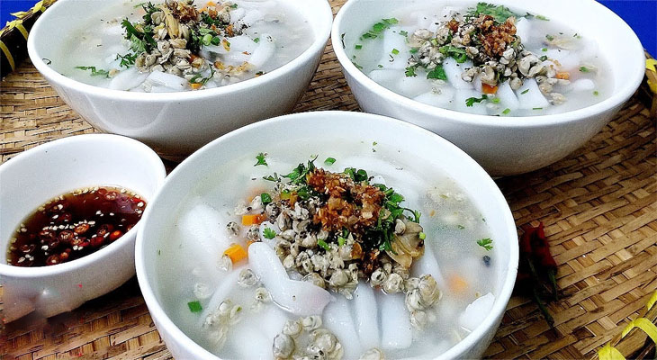 Món bánh canh hến nước cốt dừa ngon béo ngậy