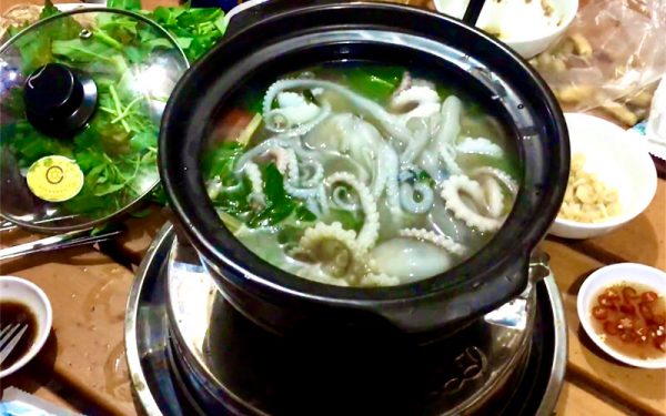 Món bạch tuộc nhúng mẻ thơm ngon hấp dẫn