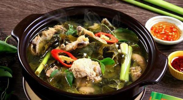 Món canh gà lá giang vị chua dịu dai ngon đậm đà