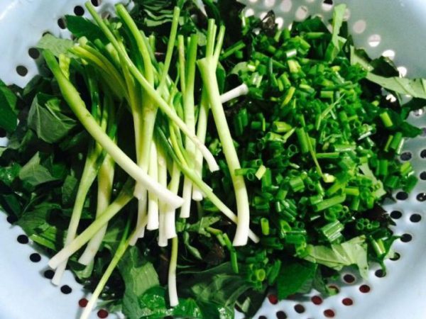 Rau nêm rửa sạch thái nhỏ
