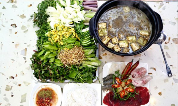 Món lẩu mắm ngon ngất ngây dễ làm tại nhà