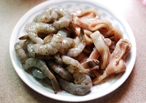 Chuẩn bị phần hải sản