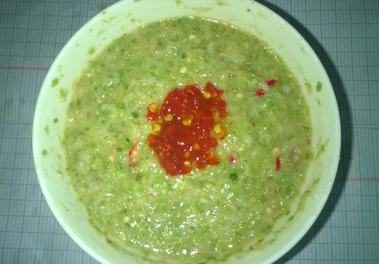 Làm nước chấm lẩu ốc