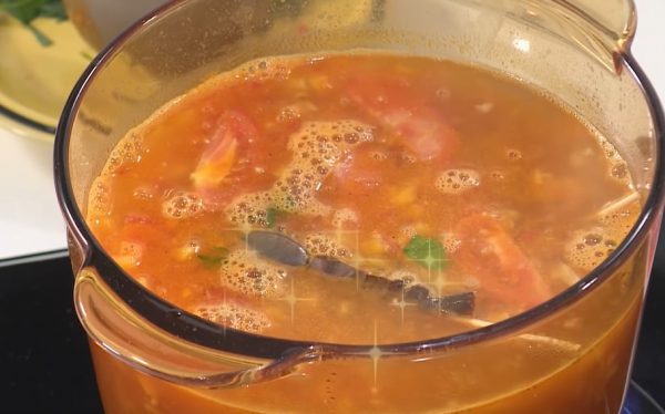 Thêm các nguyên liệu còn lại vào rồi nêm nếm cho vừa khẩu vị