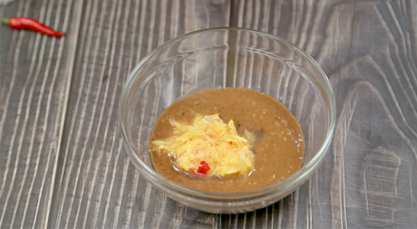 Làm phần nước chấm lẩu