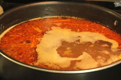 Nấu nước dùng bánh canh cá lóc