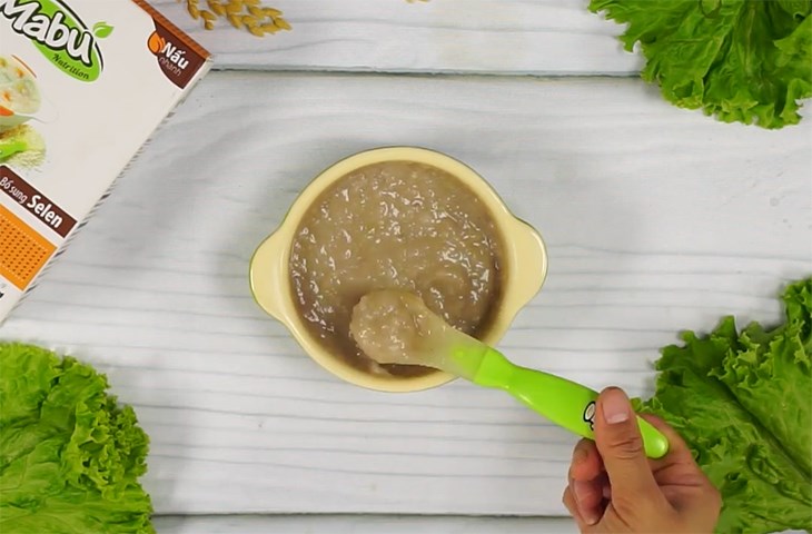 Món cháo thịt bò khoai lang cho bé ăn dặm