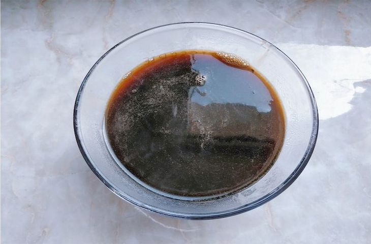 Cho sương sáo ra khuôn cho đông